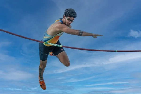 pole vault athlete